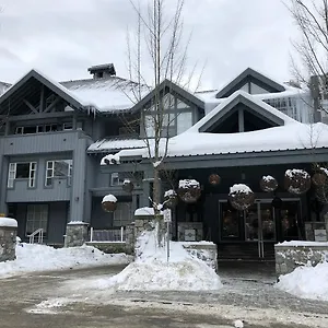Siri At Glacier 4*, Whistler Canada