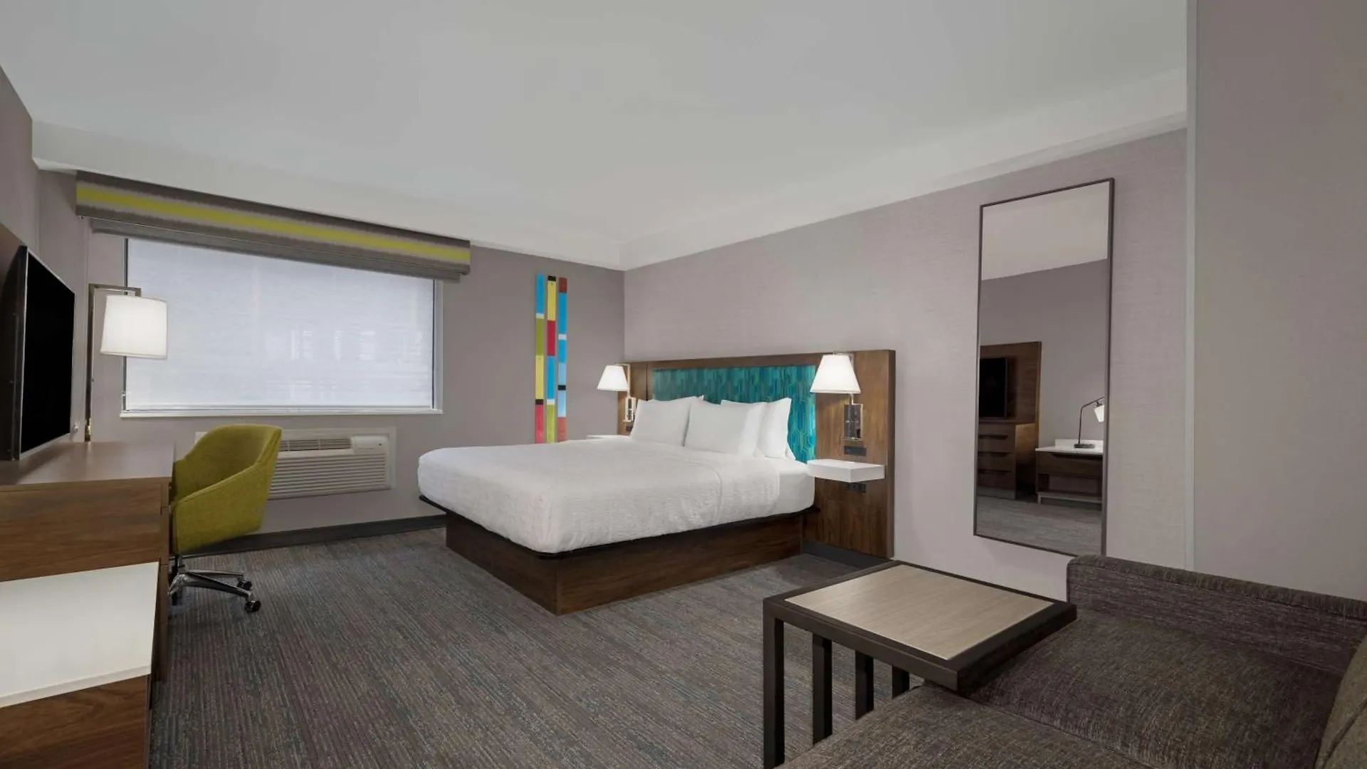Hampton Inn & Suites By Hilton Toronto Downtown Hotel