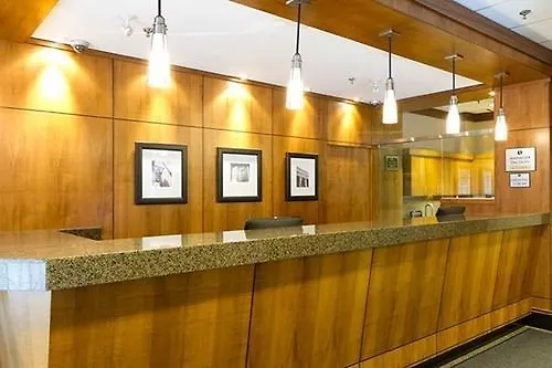Hampton Inn & Suites By Hilton Toronto Downtown 3*,