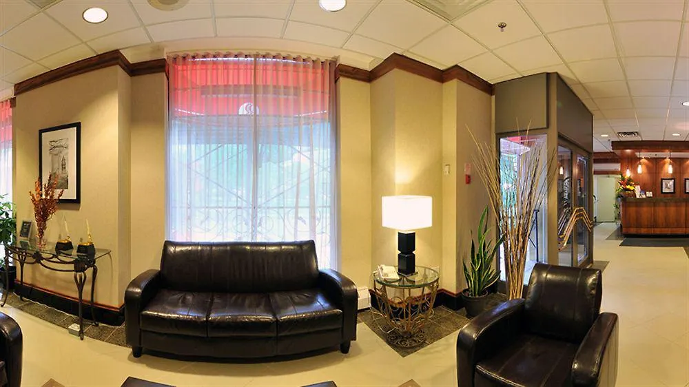 Hampton Inn & Suites By Hilton Toronto Downtown 3*,